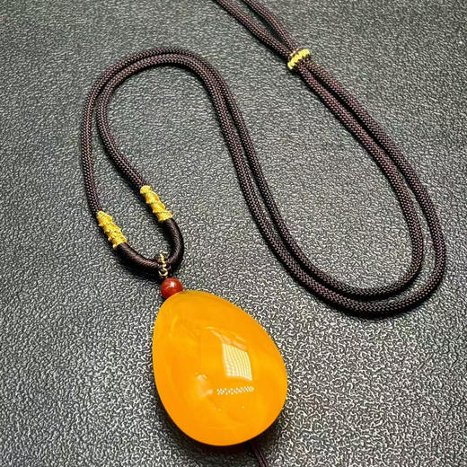 【青山特惠】精品原矿俄料鸡油红蜜蜡水滴吊坠，17.8g m142 商品图4