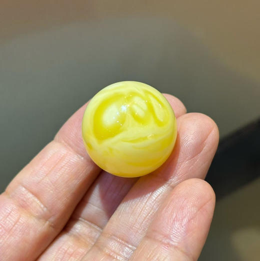 【青山特惠】24.6mm精品原矿俄料白花蜜蜡圆珠，做锁骨链超好看，8.48克 m72 商品图0