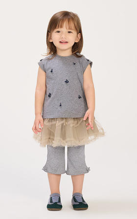 jnby   26年夏款  九分裤 YQ4E10090