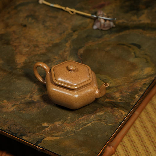 龙德堂陶艺 徐飞制《六方华罂》原矿黄金段 200cc 库存请咨询客服 商品图3