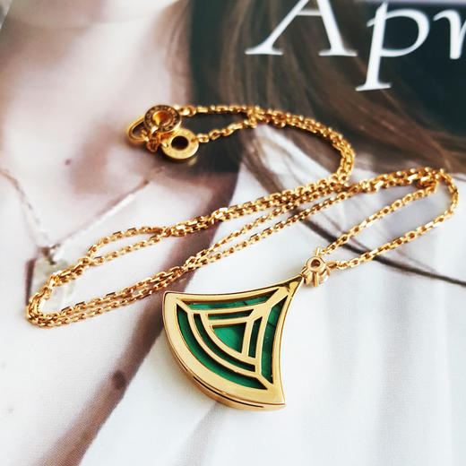 【95新】BVLGARI宝格丽DIVAS’ DREAM系列358893大号玫瑰金镶边钻孔雀石扇形扇子项链 链长约44cm女士200326NJ04 商品图5