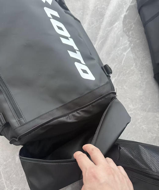 全新正品美单LOTTO乐途大容量46L多功能双肩包行李背包羽毛球包衣物包
26年一季度新款 官网120美金
尺寸54x32x20 都是黑色 根据logo颜色下单 商品图2