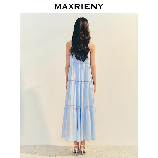 【商场同款】MAXRIENY优雅度假风连衣裙25夏款肌理感脖挂吊带长裙(货号:MC86DR063) 商品图3