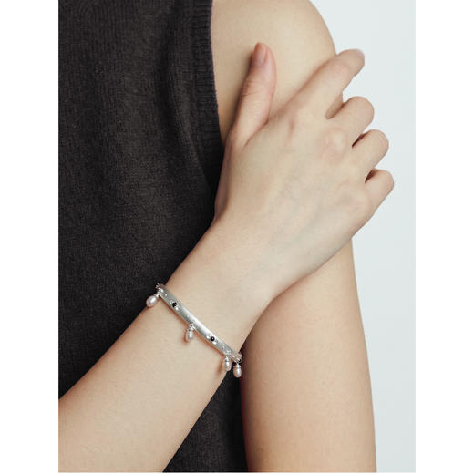 含晖·玲珑系列-镂空珍珠手镯 商品图2