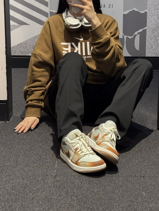 Air Jordan AJ1 Low 低帮系列  第175色做旧牛仔枫叶 商品图0