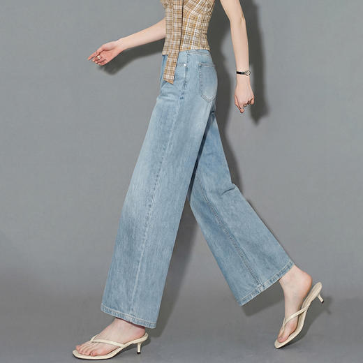西遇百搭浅蓝2026春季新款高腰微喇叭女宽松梨形不贴腿马蹄牛仔裤H0060239 商品图2