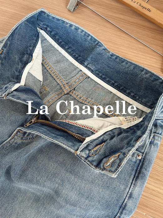 专柜实拍【简约松弛感】拉夏贝尔/La Chapelle垂顺有型高腰两扣撞色标裤袢做旧设计感直筒牛仔长裤 商品图5