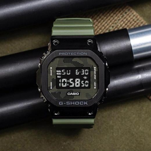 CASIO 卡西欧 G-SHOCK 金属表壳防水运动手表 男款 GM-5600B 商品图4