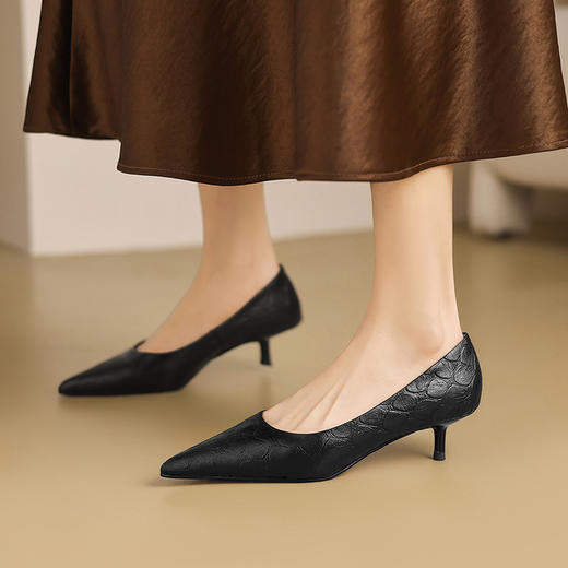 【预售7天】气质通勤不累脚职业高跟鞋女春季新款气质箭头显瘦细跟单鞋女中跟YS&0782-1 商品图3