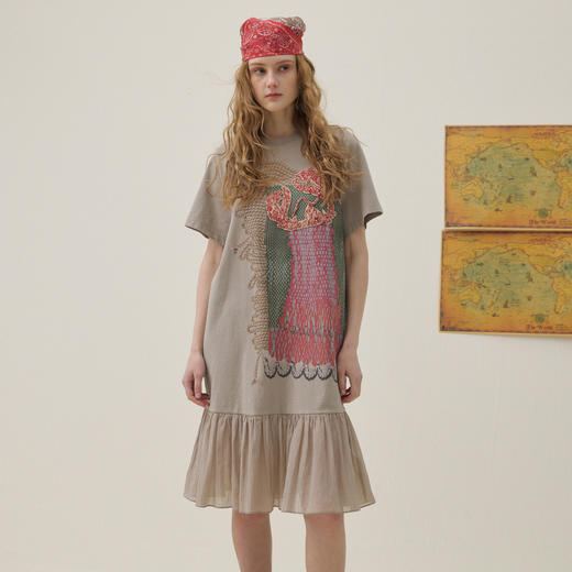 谜底印花连衣裙短袖2026年夏季新品下摆轻盈捏褶T恤裙女262ML0678 商品图0