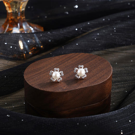 子佩集【花开秀颜】银S925珍珠惜王妃耳钉【MLEH038】五瓣花2602 商品图1