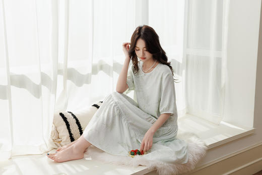 【Z'XIAN 国风流光天丝睡裙】均码80-140斤可穿，五色可选，甄选莱赛尔天丝+粘纤材质，国风设计，舒适透气，优雅美丽，仙气飘飘！ 商品图1