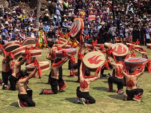 加级寨梨花+阿细祭火节6天：建水蚁工坊、个旧加级寨梨花、弥勒阿细祭火狂欢、东风韵 商品图0