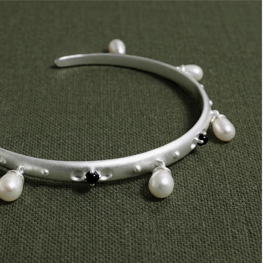 含晖·玲珑系列-镂空珍珠手镯 商品图9