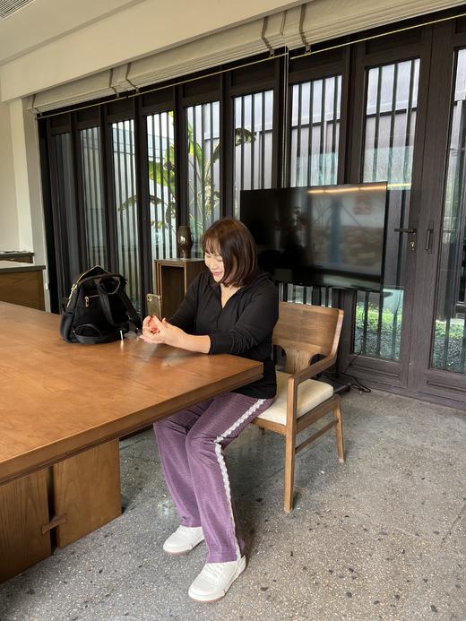 【群内福利】【休闲裤】显瘦减龄遮肉，千千叶面料压褶 柔滑透气的面料，让皮肤可以轻松“呼吸” 商品图5