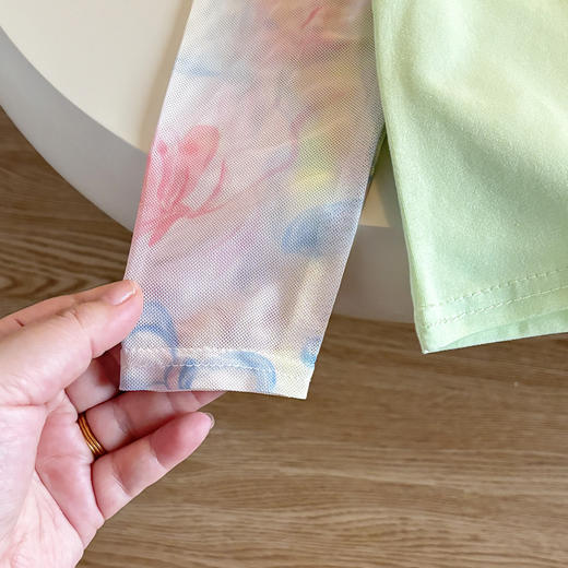 简直是“夏日救星”降临🌞！短袖+冰袖【巴鲁熊纯棉防晒袖假两件】 宝宝的娇嫩肌肤怎能被紫外线“偷袭”？ 从面料到设计，每一寸细节都藏着妈妈的爱与智慧～ 商品图6