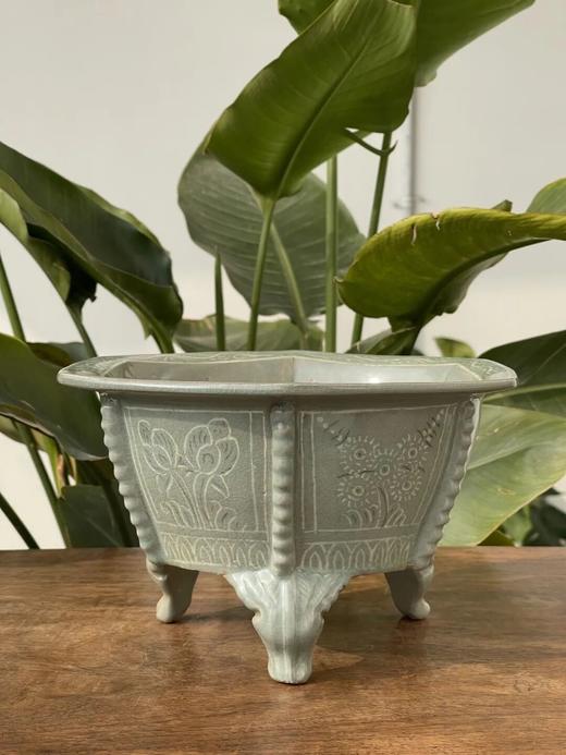 象嵌青瓷花卉纹六方三足香炉，顺丰包邮 商品图1