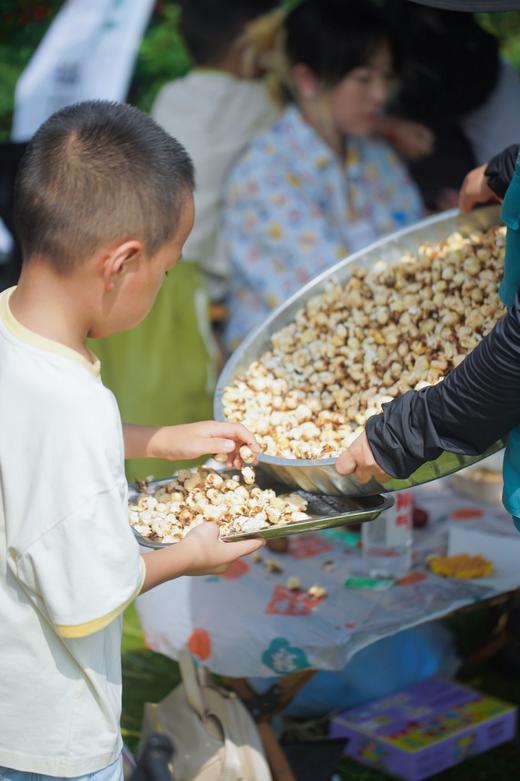 已成团4.6【新津.你好小羊亲子营】挤羊奶体验，品尝羊奶，田间漫步，蔬菜采摘，羊乳西米露，树棍面包。 商品图9