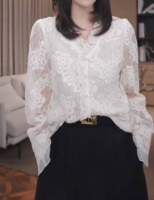 直发【3350】水溶蕾丝~法式温柔风钩花丝拼接V领衬衫 商品图2