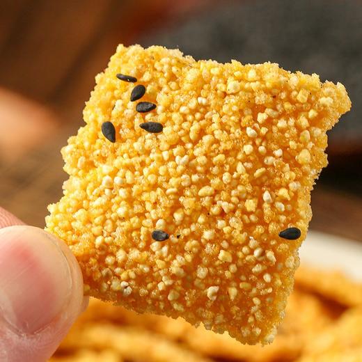 漠漠有礼·粗粮谷粒锅巴😋😋精选玉米糁（添加量≥70%）、黄小米、藜麦、奇亚籽等多种谷物，搭配亚麻籽与黑芝麻，配料干净纯粹 商品图3