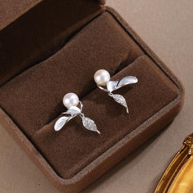 子佩集【‌仙姬珠华】银S925珍珠惜王妃耳钉【YE0885】双色兰花草2602