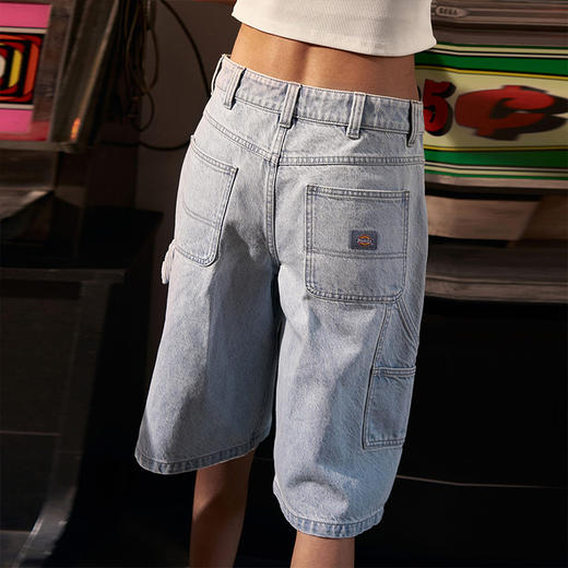 Dickies2025夏新款女式无弹牛仔面料伐木短裤 宽松工装版型 DK0A87TK 商品图1