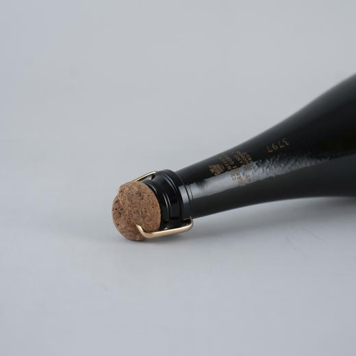 法国2016 年亨利吉罗阿尔贡香槟（礼盒装） 商品图4