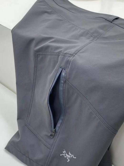 F033189夏季新款吸湿排汗透气男子轻量户外梭织软壳短裤五分裤 商品图9