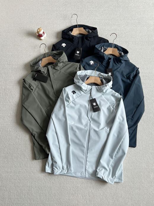 春游必备款！迪S特 早春连帽 基础休闲冲锋衣。采用GORE-TXE软壳面料 商品图0