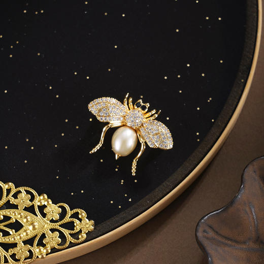 子佩集【蜜酿时光‌】珍珠惜王妃胸针【XXXZ274】镀金蜜蜂2602 商品图1