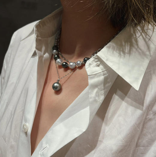 纯海水珍珠巴洛克，澳白+大溪地+akoya，
巴洛克有天然的生长纹路。但是更显得天然，喜欢。 商品图1