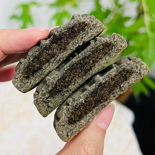 【古法食养新吃法】地黄原浆五黑饼 200g/盒 商品图3
