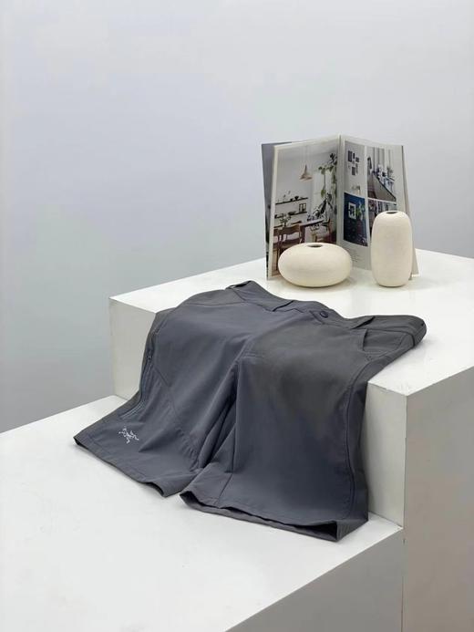 F033189夏季新款吸湿排汗透气男子轻量户外梭织软壳短裤五分裤 商品图6