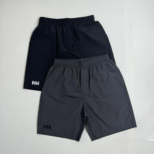 原单正品HH 短裤，刺绣标，轻量化短裤 

弹力腰部，万针刺绣小标，尼龙质感梭织面料，更轻、更有质感，防撕裂

成本高，作福利，两条更优惠！！

灰色/黑色 S-XXL 商品图0