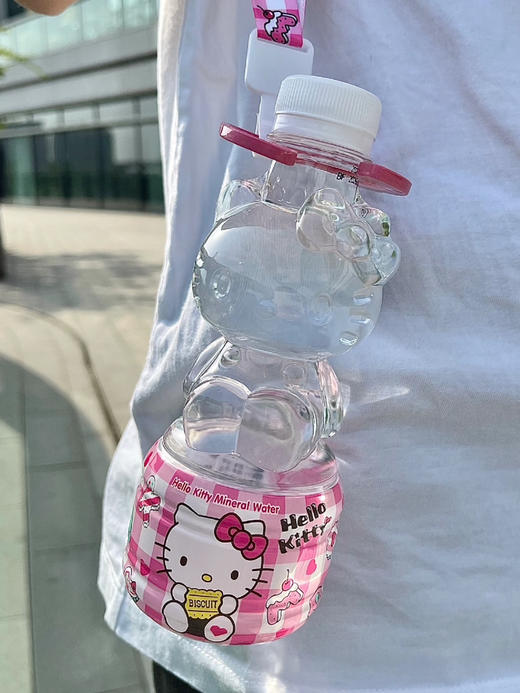 桑丽鸥KT猫矿泉水 300ml 商品图1