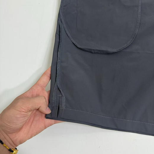 原单正品HH 短裤，刺绣标，轻量化短裤 

弹力腰部，万针刺绣小标，尼龙质感梭织面料，更轻、更有质感，防撕裂

成本高，作福利，两条更优惠！！

灰色/黑色 S-XXL 商品图10