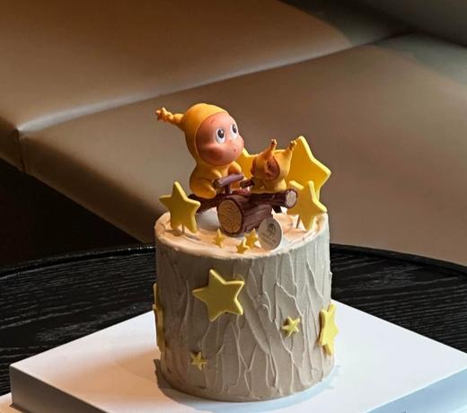 优品--【跷跷板星星人 】星星人主题蛋糕（玩偶不是正品盲盒） 商品图0