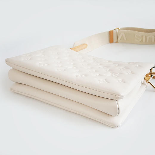 【95新】LV路易威登COUSSIN手袋M21262小号白色压纹COUSSIN单肩斜挎包女士300326AK05 商品图7