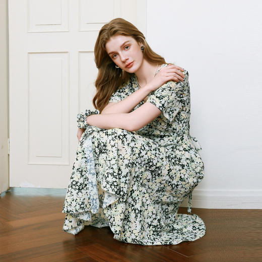 【商场同款】诗凡黎V领碎花连衣裙2025夏新款法式茶歇裙3G4190461 商品图2