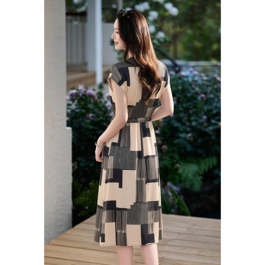 艺术几何真丝裙 真丝弹力缎 米思阳2026夏季新款时尚桑蚕丝裙子系带收腰印花真丝连衣裙2701/1070 商品图3