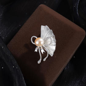 子佩集【蝶舞新生】珍珠惜王妃胸针【XXXZ259】扇子蝴蝶结2602