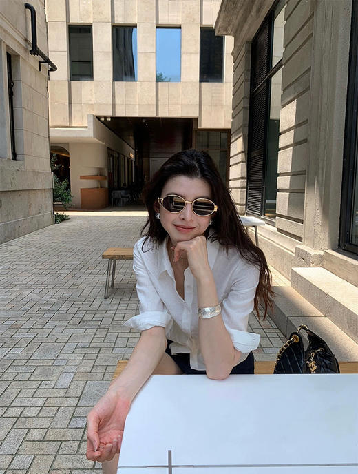 精简翻领老钱风亚麻中腰中袖翻领显瘦衬衫 商品图1