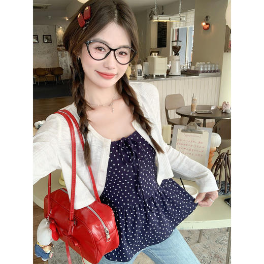 <曾小咸推荐>4.1现货秒杀 ！微信超特价！韩系碎花吊带背心 日常109.99 立减60 秒杀49.99！！ 纯色开衫 日常119.99 立减60 秒杀59.99！！ 商品图3