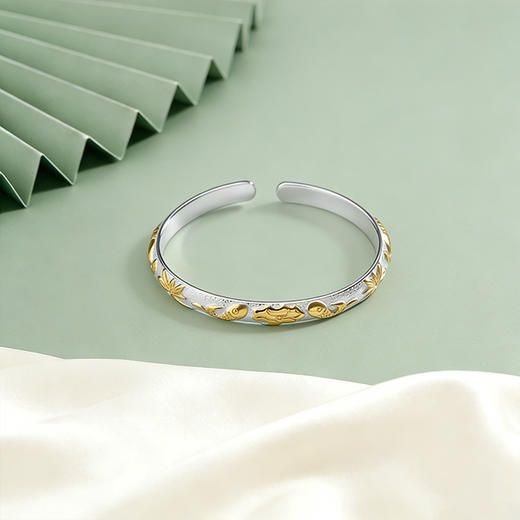 【宏艺珠宝】锦鲤戏莲·足银手串 商品图4