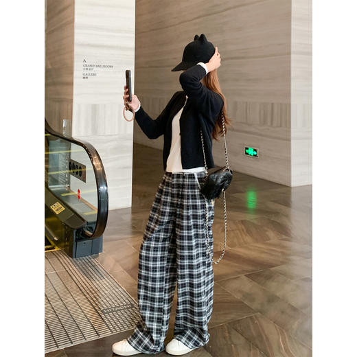 <曾小咸推荐>4.1现货秒杀 ！微信超特价！韩系格子直筒休闲裤 日常229.99 立减140 秒杀89.99！！ 商品图2