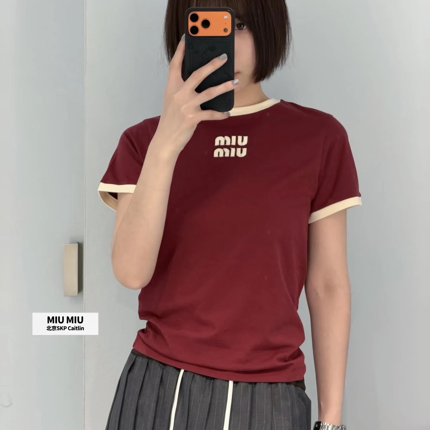 贸y公司   miu手工绣撞色圆领T恤    爆款酒红配色打底tee    客供面料