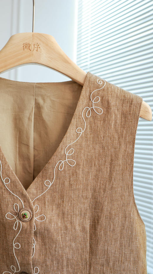 维也纳|松弛老钱风亚麻刺绣马甲 商品图1