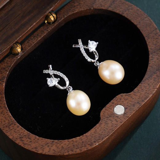 子佩集【时空奇遇】银S925珍珠惜王妃耳钉【YE0829】双色丝带交叉2602 商品图0