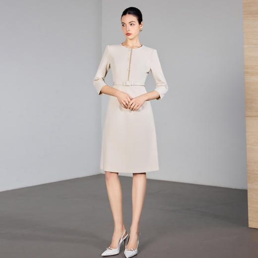 IWY/米色七分袖连衣裙女收腰显瘦职业裙装通勤干练美容院工作服25Q867 商品图1