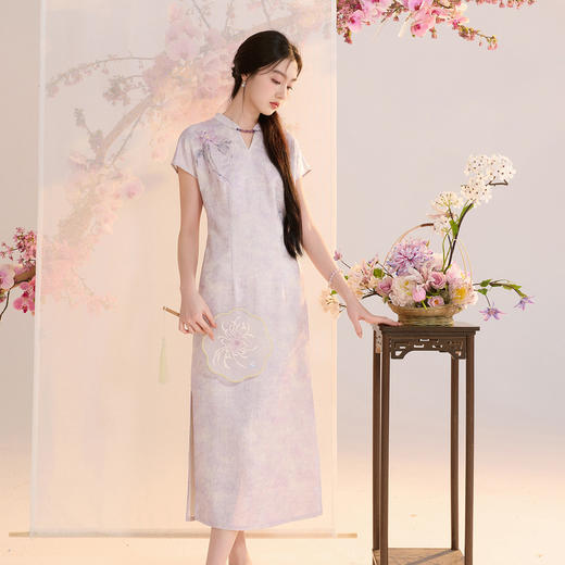 【暮山紫烟】三彩2026夏季新款新中式连衣裙提花长裙开叉C 商品图1